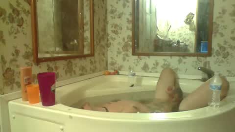 Snapshot of battlewolfxx chatting on 12.07.24 battlewolfxx online show from 12.07.24