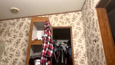 Snapshot of battlewolfxx chatting on 12.13.24 battlewolfxx online show from 12.13.24