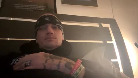 Snapshot of battlewolfxx chatting on 12.20.24 battlewolfxx online show from 12.20.24