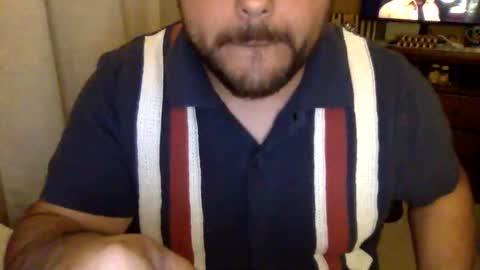 Snapshot of bbry10 chatting on 10.27.25 Latino B-Ray online show from 10.27.25