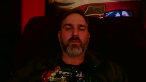 Snapshot of beardedambition chatting on 09.28.25 beardedambition online show from 09.28.25