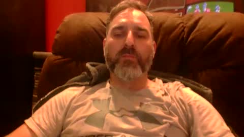 Snapshot of beardedambition chatting on 10.13.25 beardedambition online show from 10.13.25