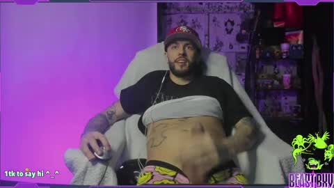 Snapshot of beastbxy chatting on 01.01.25 beast bxy online show from 01.01.25