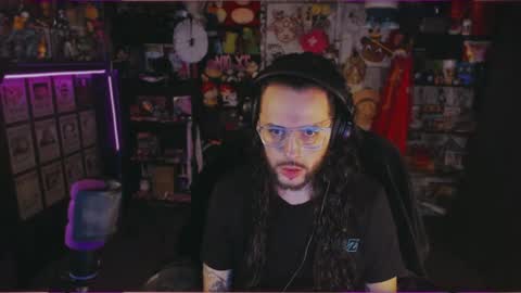 Snapshot of beastbxy chatting on 09.25.25 beast bxy online show from 09.25.25