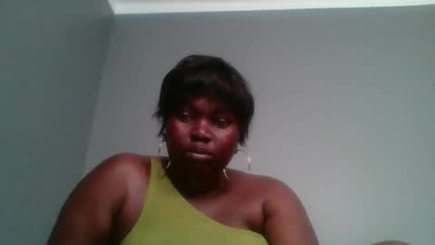 Snapshot of beautie699392 chatting on 02.19.25 Lil stunner online show from 02.19.25