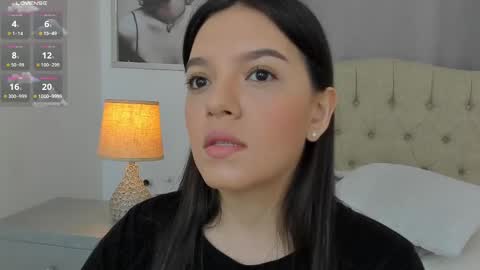 Snapshot of beautyari_ chatting on 03.10.25 Ariana Reyes online show from 03.10.25