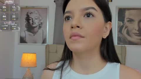 Snapshot of beautyari_ chatting on 03.11.25 Ariana Reyes online show from 03.11.25