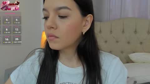 Snapshot of beautyari_ chatting on 09.09.25 Ariana Reyes online show from 09.09.25