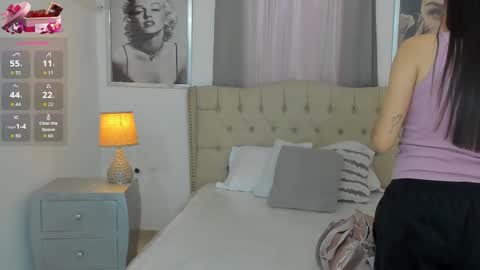 Snapshot of beautyari_ chatting on 09.24.25 Ariana Reyes online show from 09.24.25