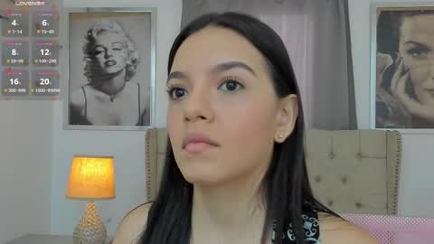 Snapshot of beautyari_ chatting on 10.02.25 Ariana Reyes online show from 10.02.25