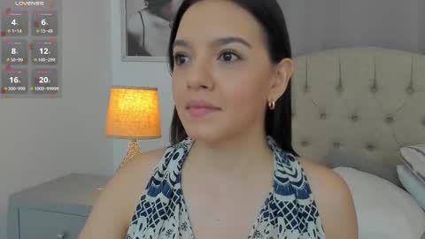 Snapshot of beautyari_ chatting on 10.06.25 Ariana Reyes online show from 10.06.25