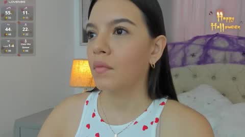 Snapshot of beautyari_ chatting on 10.13.25 Ariana Reyes online show from 10.13.25