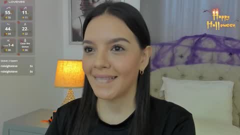 Snapshot of beautyari_ chatting on 10.14.25 Ariana Reyes online show from 10.14.25