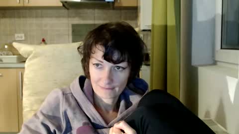 Raluca online show from 10.15.25