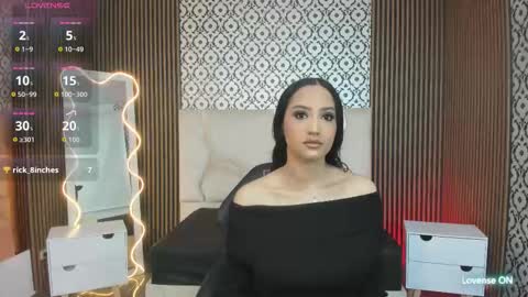 Snapshot of beella_tay1 chatting on 10.12.25 BELLA online show from 10.12.25