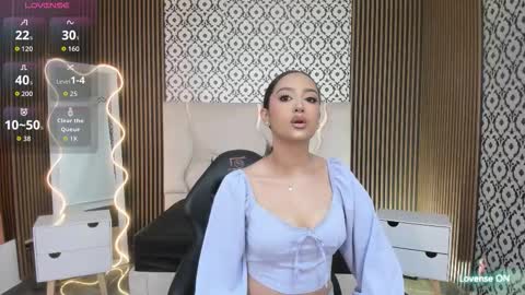 Snapshot of beella_tay1 chatting on 10.14.25 BELLA online show from 10.14.25