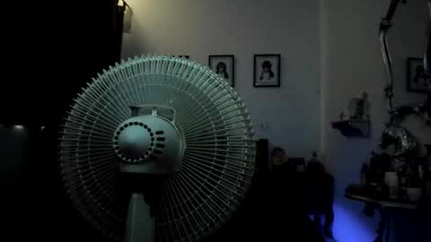 Snapshot of bella_38 chatting on 10.12.25 isabella online show from 10.12.25