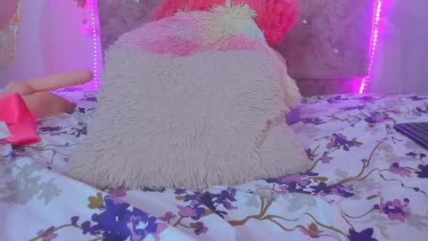 Snapshot of bella__sweets chatting on 02.07.25 Melanie online show from 02.07.25