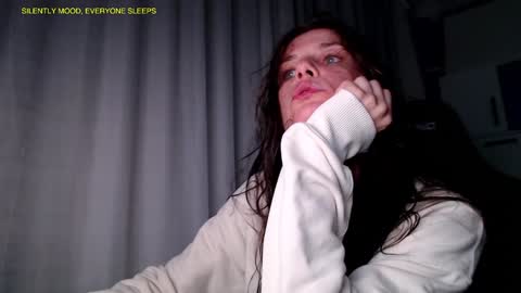 Snapshot of bella_alice chatting on 10.07.25 Alicia Belvedere online show from 10.07.25