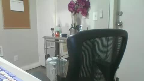 Snapshot of bella_dulce chatting on 11.06.25 bella_dulce online show from 11.06.25