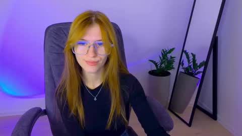 BellaFoxi online show from 09.30.25