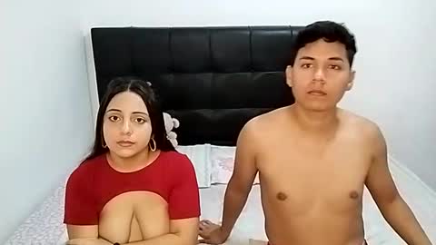 Snapshot of bellami_2508 chatting on 02.14.25 Paola 22 and Andres 24 online show from 02.14.25