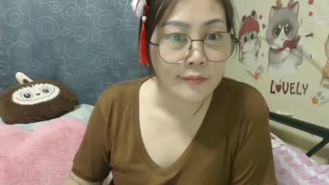 Snapshot of bellbabe chatting on 01.08.25 Bella online show from 01.08.25