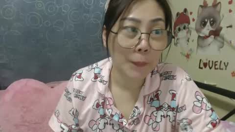 Snapshot of bellbabe chatting on 01.11.25 Bella online show from 01.11.25