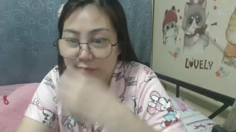 Snapshot of bellbabe chatting on 01.21.25 Bella online show from 01.21.25