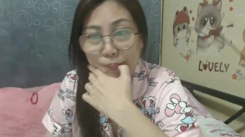 Snapshot of bellbabe chatting on 01.25.25 Bella online show from 01.25.25