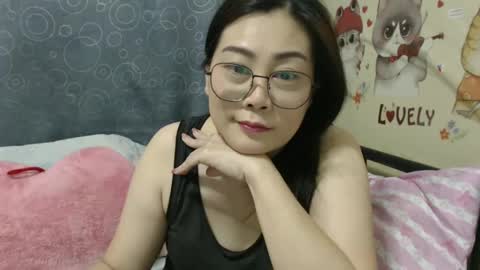 Snapshot of bellbabe chatting on 02.01.25 Bella online show from 02.01.25