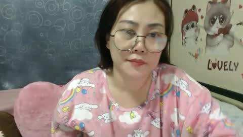 Snapshot of bellbabe chatting on 02.21.25 Bella online show from 02.21.25