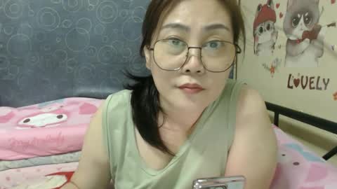 Snapshot of bellbabe chatting on 03.10.25 Bella online show from 03.10.25