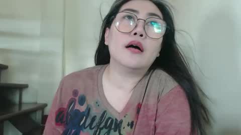 Snapshot of bellbabe chatting on 09.16.25 Bella online show from 09.16.25