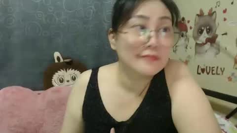 Snapshot of bellbabe chatting on 10.02.25 Bella online show from 10.02.25