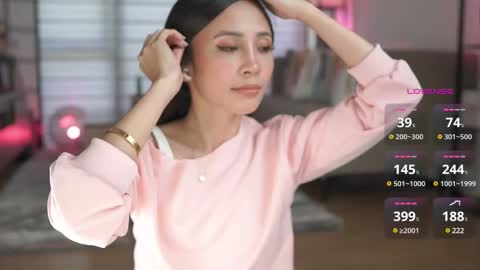 Snapshot of belle_adrienne chatting on 02.13.25 Belle Adrienne  IG  online show from 02.13.25