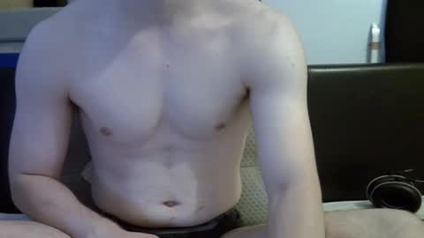 Snapshot of ben948900 chatting on 09.21.25 ben948900 online show from 09.21.25