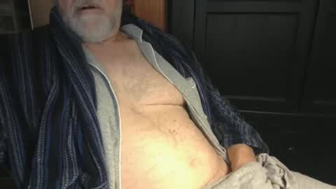 Snapshot of bendrinkin chatting on 12.17.24 bendrinkin online show from 12.17.24