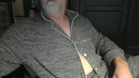 Snapshot of bendrinkin chatting on 12.25.24 bendrinkin online show from 12.25.24