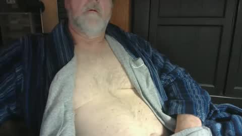 Snapshot of bendrinkin chatting on 01.06.25 bendrinkin online show from 01.06.25