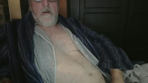 Snapshot of bendrinkin chatting on 01.19.25 bendrinkin online show from 01.19.25