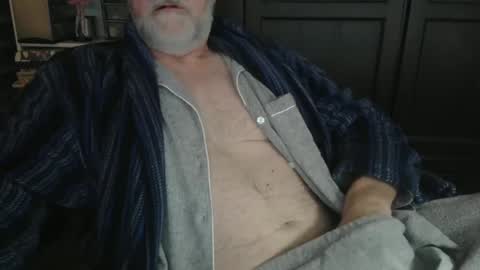 Snapshot of bendrinkin chatting on 01.29.25 bendrinkin online show from 01.29.25