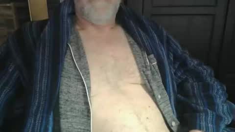 Snapshot of bendrinkin chatting on 02.20.25 bendrinkin online show from 02.20.25