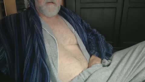 Snapshot of bendrinkin chatting on 02.25.25 bendrinkin online show from 02.25.25