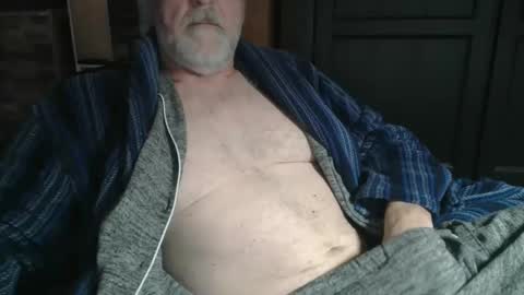 Snapshot of bendrinkin chatting on 03.01.25 bendrinkin online show from 03.01.25