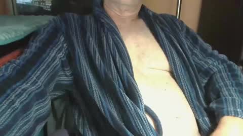 Snapshot of bendrinkin chatting on 09.21.25 bendrinkin online show from 09.21.25