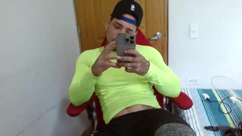 Snapshot of benjamin_isaac chatting on 09.27.25 benjamin_isaac online show from 09.27.25