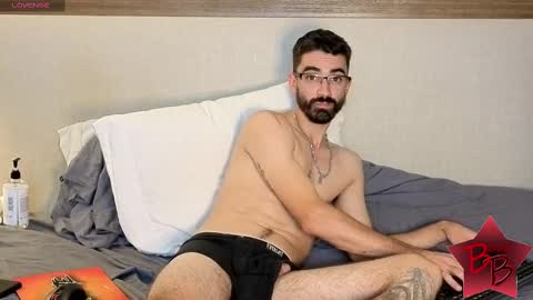 Snapshot of benny_boy95 chatting on 09.30.25 benny_boy95 online show from 09.30.25