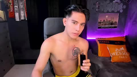 Snapshot of bentlyfuck chatting on 12.15.24 bentlyfuck online show from 12.15.24