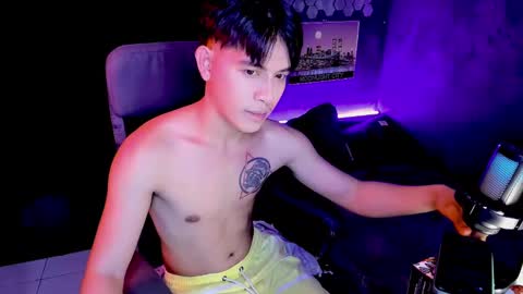 Snapshot of bentlyfuck chatting on 01.02.25 bentlyfuck online show from 01.02.25